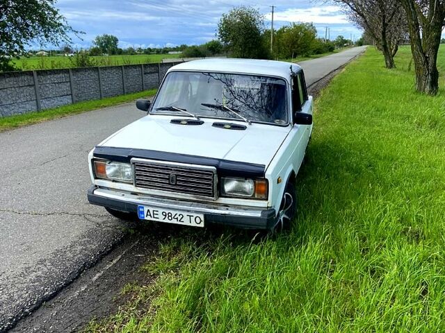 Белый ВАЗ 2107, объемом двигателя 1.3 л и пробегом 100 тыс. км за 800 $, фото 2 на Automoto.ua