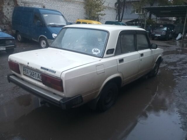 Белый ВАЗ 2107, объемом двигателя 0 л и пробегом 350 тыс. км за 333 $, фото 3 на Automoto.ua