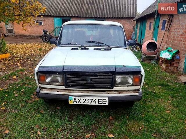 ВАЗ 2107 1986 в Краснокутске на Automoto.ua Белый ВАЗ 2107, объемом двигателя 1.5 л и пробегом 180 тыс. км за 600 $, фото 5 на Automoto.ua