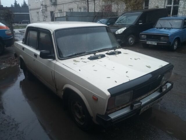 Белый ВАЗ 2107, объемом двигателя 0 л и пробегом 350 тыс. км за 333 $, фото 2 на Automoto.ua