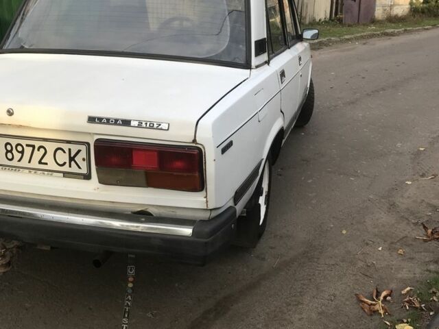 ВАЗ 2107 1986 в Славянске на Automoto.ua Белый ВАЗ 2107, объемом двигателя 1.5 л и пробегом 3 тыс. км за 600 $, фото 4 на Automoto.ua