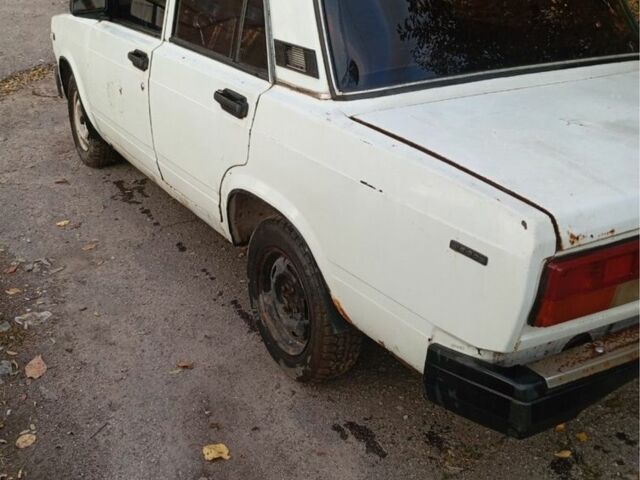 Білий ВАЗ 2107, об'ємом двигуна 1 л та пробігом 230 тис. км за 389 $, фото 3 на Automoto.ua