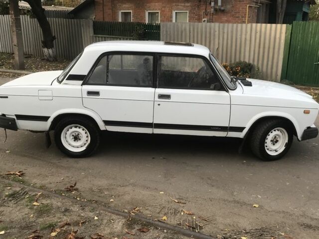 ВАЗ 2107 1986 в Славянске на Automoto.ua Белый ВАЗ 2107, объемом двигателя 1.5 л и пробегом 3 тыс. км за 600 $, фото 2 на Automoto.ua