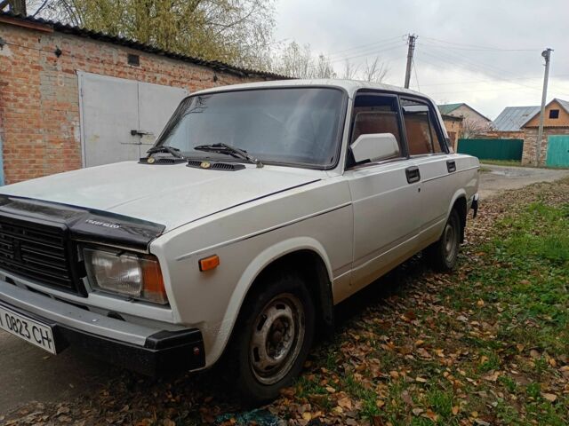 Белый ВАЗ 2107, объемом двигателя 1.5 л и пробегом 2 тыс. км за 632 $, фото 2 на Automoto.ua