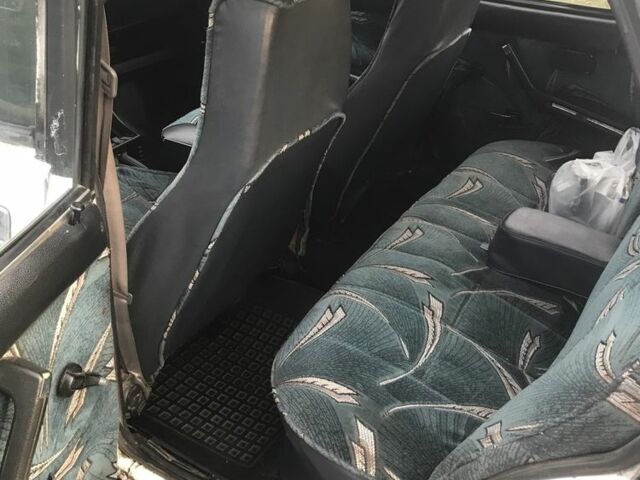 ВАЗ 2107 1986 в Славянске на Automoto.ua Белый ВАЗ 2107, объемом двигателя 1.5 л и пробегом 3 тыс. км за 600 $, фото 7 на Automoto.ua