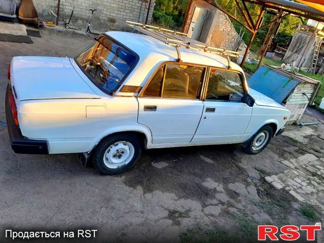 Белый ВАЗ 2107, объемом двигателя 1.5 л и пробегом 0 тыс. км за 750 $, фото 3 на Automoto.ua