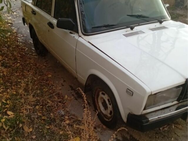 Білий ВАЗ 2107, об'ємом двигуна 1 л та пробігом 230 тис. км за 389 $, фото 2 на Automoto.ua