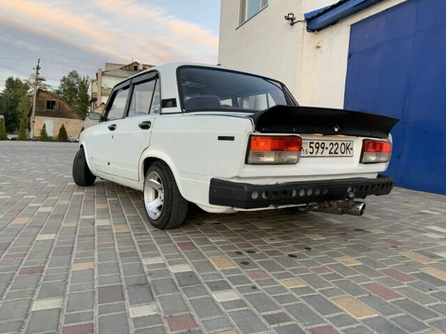 Белый ВАЗ 2107, объемом двигателя 1.8 л и пробегом 3 тыс. км за 1400 $, фото 2 на Automoto.ua
