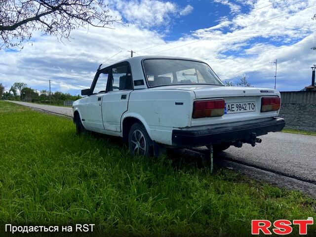 Белый ВАЗ 2107, объемом двигателя 1.3 л и пробегом 100 тыс. км за 800 $, фото 4 на Automoto.ua
