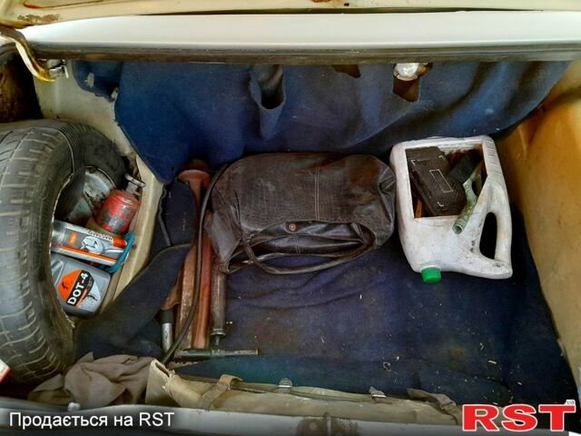 Белый ВАЗ 2107, объемом двигателя 1.5 л и пробегом 0 тыс. км за 750 $, фото 10 на Automoto.ua