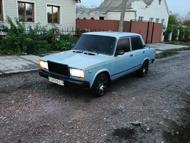 ВАЗ 2107 1986 в Белополье на Automoto.ua Белый ВАЗ 2107, объемом двигателя 7 л и пробегом 123 тыс. км за 1142 $, фото 12 на Automoto.ua