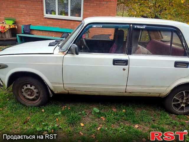 ВАЗ 2107 1986 в Краснокутске на Automoto.ua Белый ВАЗ 2107, объемом двигателя 1.5 л и пробегом 0 тыс. км за 600 $, фото 5 на Automoto.ua