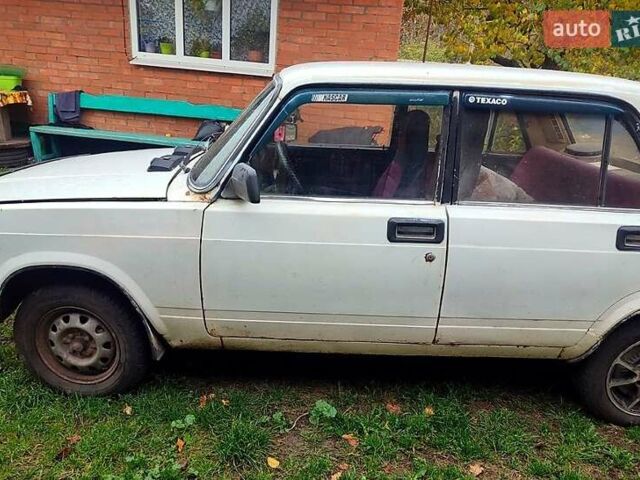 ВАЗ 2107 1986 в Краснокутске на Automoto.ua Белый ВАЗ 2107, объемом двигателя 1.5 л и пробегом 180 тыс. км за 600 $, фото 4 на Automoto.ua