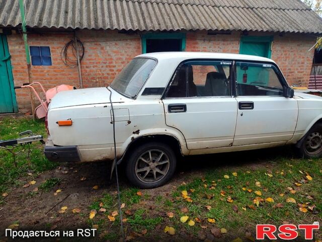 ВАЗ 2107 1986 в Краснокутске на Automoto.ua Белый ВАЗ 2107, объемом двигателя 1.5 л и пробегом 0 тыс. км за 600 $, фото 3 на Automoto.ua