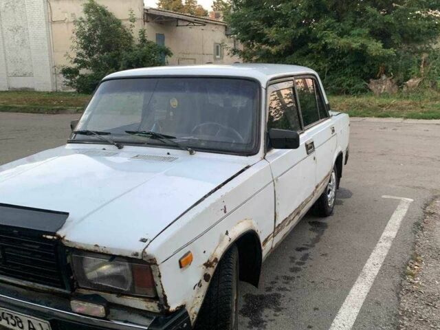 Белый ВАЗ 2107, объемом двигателя 1.5 л и пробегом 27 тыс. км за 500 $, фото 2 на Automoto.ua