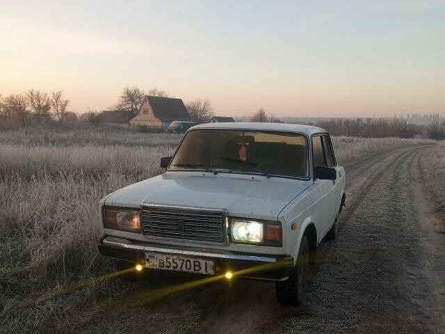 Білий ВАЗ 2107, об'ємом двигуна 1.5 л та пробігом 279 тис. км за 597 $, фото 1 на Automoto.ua