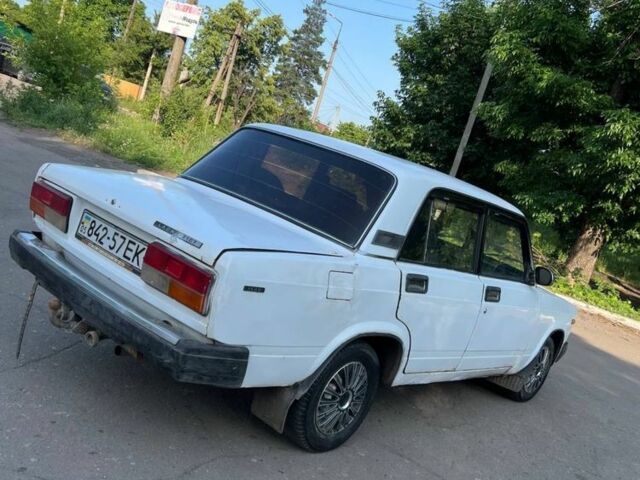 Белый ВАЗ 2107, объемом двигателя 1.5 л и пробегом 100 тыс. км за 360 $, фото 5 на Automoto.ua
