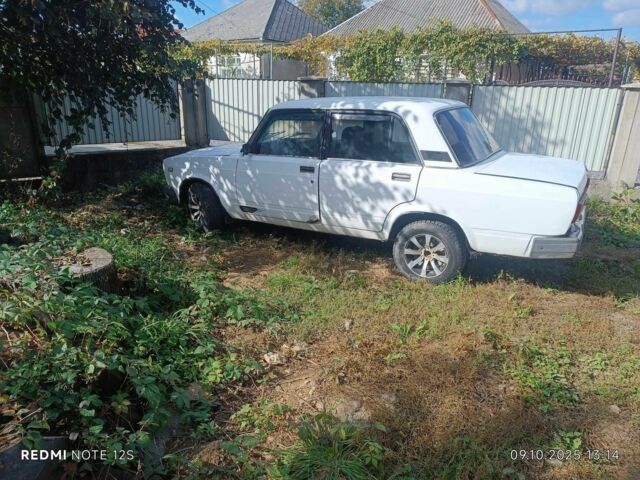 Білий ВАЗ 2107, об'ємом двигуна 1.3 л та пробігом 300 тис. км за 450 $, фото 1 на Automoto.ua