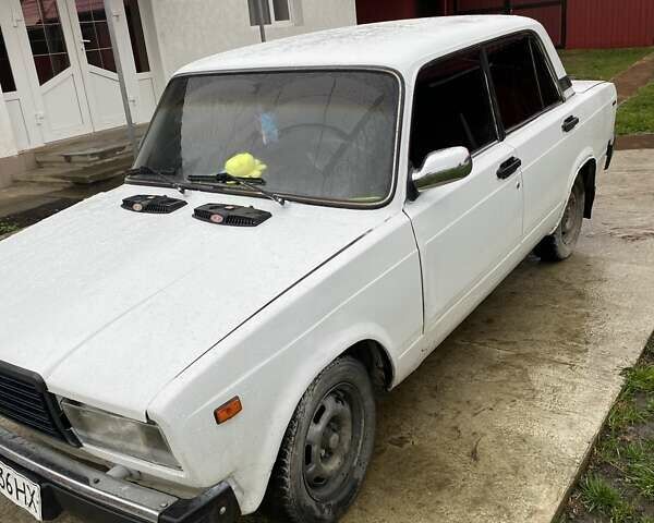 Белый ВАЗ 2107, объемом двигателя 1.5 л и пробегом 69 тыс. км за 600 $, фото 1 на Automoto.ua