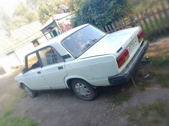 Белый ВАЗ 2107, объемом двигателя 1.5 л и пробегом 30 тыс. км за 789 $, фото 3 на Automoto.ua