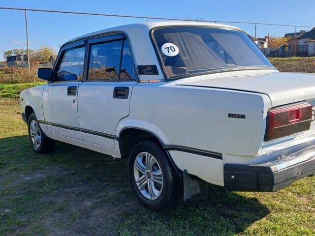 Белый ВАЗ 2107, объемом двигателя 0 л и пробегом 10 тыс. км за 1200 $, фото 4 на Automoto.ua