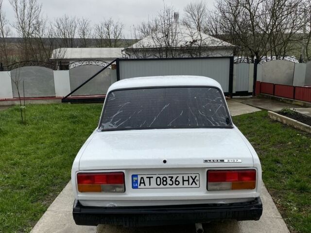 Белый ВАЗ 2107, объемом двигателя 1.5 л и пробегом 3 тыс. км за 600 $, фото 4 на Automoto.ua