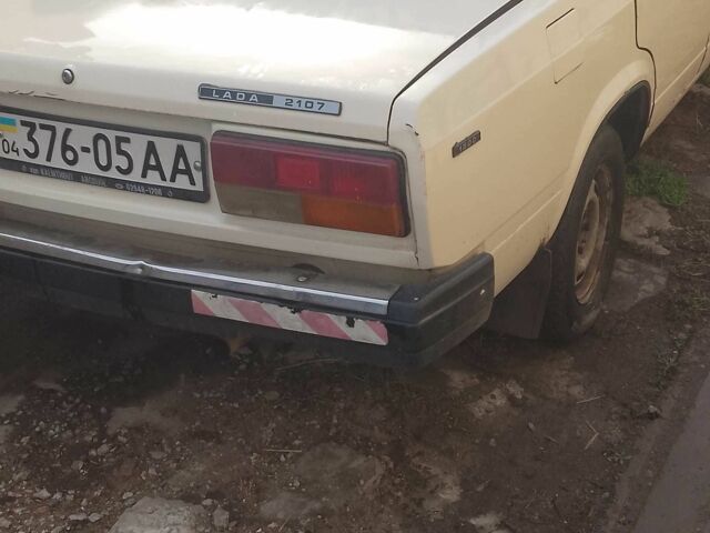 ВАЗ 2107 1987 в Павлограде на Automoto.ua Белый ВАЗ 2107, объемом двигателя 1.5 л и пробегом 3 тыс. км за 1200 $, фото 5 на Automoto.ua
