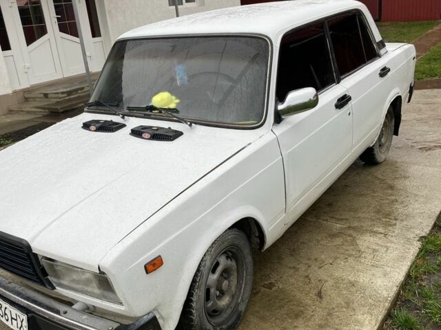 Белый ВАЗ 2107, объемом двигателя 1.5 л и пробегом 3 тыс. км за 600 $, фото 2 на Automoto.ua