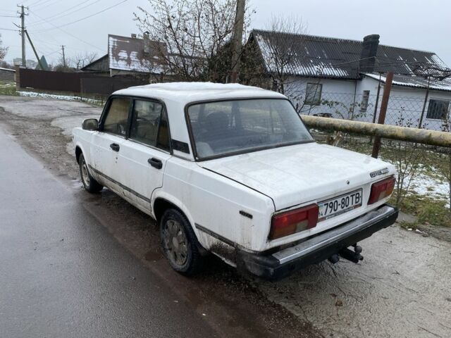 Белый ВАЗ 2107, объемом двигателя 1.5 л и пробегом 1 тыс. км за 448 $, фото 5 на Automoto.ua