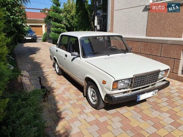 Белый ВАЗ 2107, объемом двигателя 0 л и пробегом 19 тыс. км за 3000 $, фото 2 на Automoto.ua