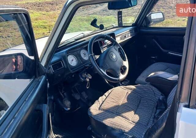 Білий ВАЗ 2107, об'ємом двигуна 1.5 л та пробігом 250 тис. км за 950 $, фото 2 на Automoto.ua