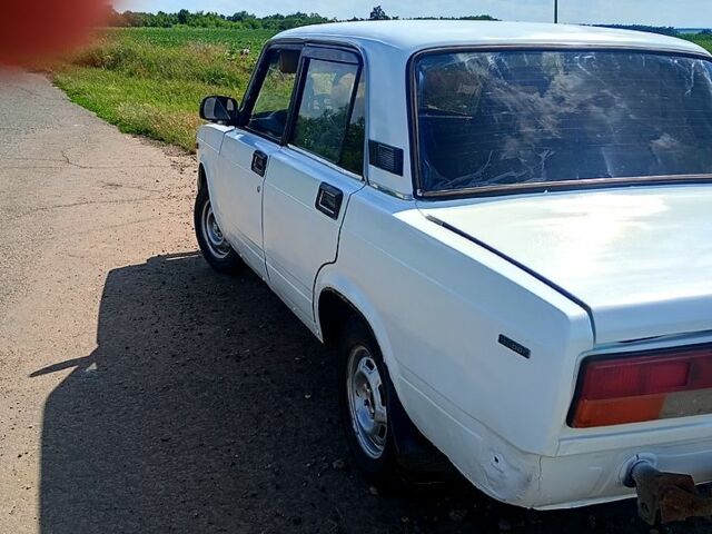 Белый ВАЗ 2107, объемом двигателя 1.5 л и пробегом 0 тыс. км за 670 $, фото 3 на Automoto.ua