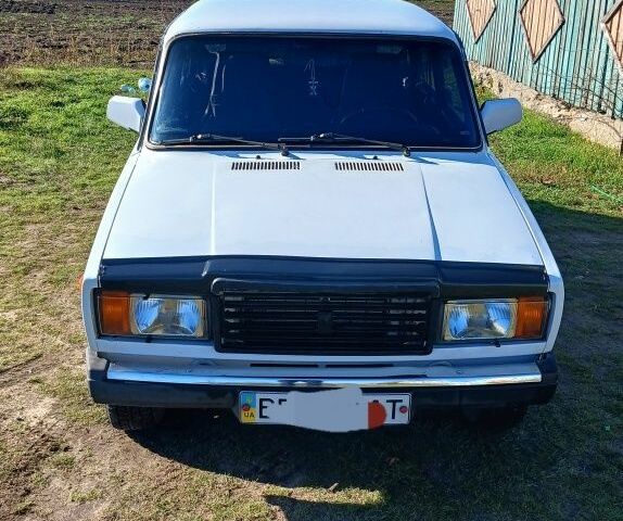 Белый ВАЗ 2107, объемом двигателя 0 л и пробегом 10 тыс. км за 900 $, фото 1 на Automoto.ua