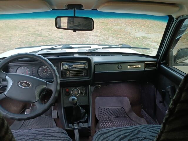 ВАЗ 2107 1987 в Днепре (Днепропетровске) на Automoto.ua Белый ВАЗ 2107, объемом двигателя 1.5 л и пробегом 69 тыс. км за 1084 $, фото 7 на Automoto.ua