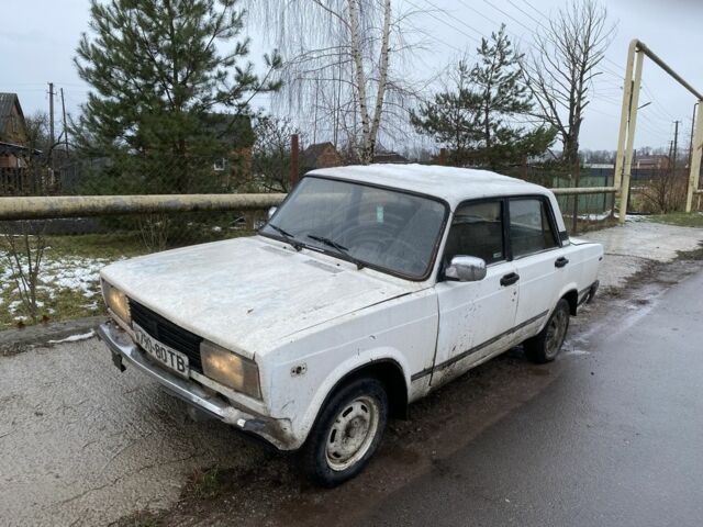 Белый ВАЗ 2107, объемом двигателя 1.5 л и пробегом 1 тыс. км за 448 $, фото 4 на Automoto.ua