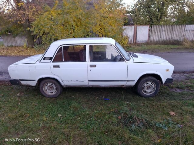 Белый ВАЗ 2107, объемом двигателя 1.3 л и пробегом 613 тыс. км за 512 $, фото 3 на Automoto.ua