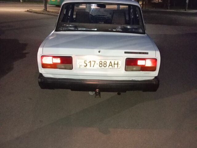 Белый ВАЗ 2107, объемом двигателя 1.5 л и пробегом 134 тыс. км за 641 $, фото 2 на Automoto.ua