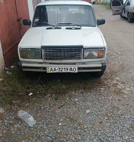 ВАЗ 2107 1987 в Красилове на Automoto.ua Белый ВАЗ 2107, объемом двигателя 1.5 л и пробегом 1 тыс. км за 415 $, фото 1 на Automoto.ua