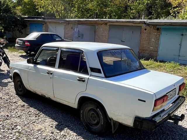 ВАЗ 2107 1987 в Кропивницком (Кировограде) на Automoto.ua Белый ВАЗ 2107, объемом двигателя 1.5 л и пробегом 67 тыс. км за 650 $, фото 3 на Automoto.ua