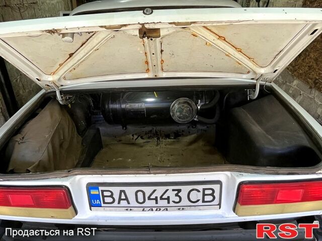 ВАЗ 2107 1987 в Кропивницком (Кировограде) на Automoto.ua Белый ВАЗ 2107, объемом двигателя 1.5 л и пробегом 67 тыс. км за 650 $, фото 5 на Automoto.ua