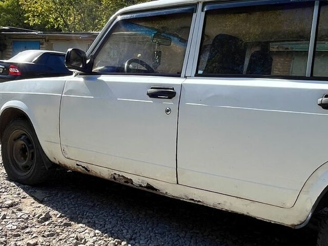 ВАЗ 2107 1987 в Кропивницком (Кировограде) на Automoto.ua Белый ВАЗ 2107, объемом двигателя 1.5 л и пробегом 67 тыс. км за 650 $, фото 2 на Automoto.ua