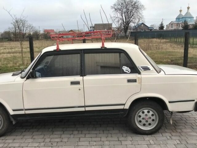 Белый ВАЗ 2107, объемом двигателя 1.5 л и пробегом 134 тыс. км за 600 $, фото 1 на Automoto.ua