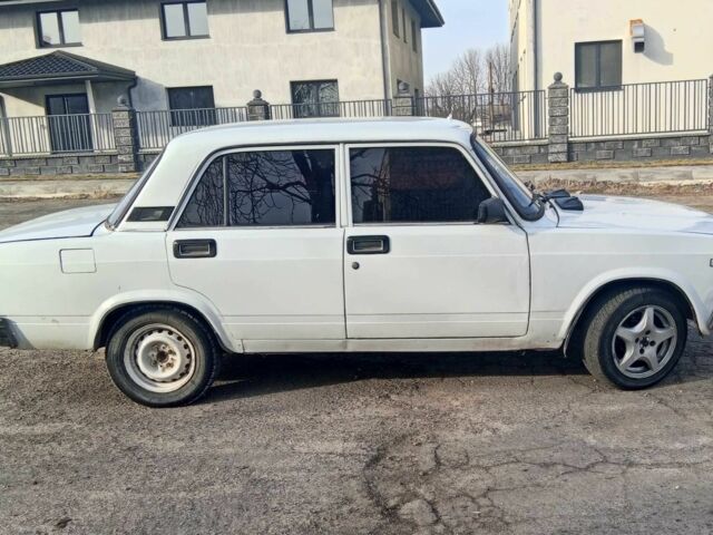 Белый ВАЗ 2107, объемом двигателя 1.5 л и пробегом 87 тыс. км за 820 $, фото 2 на Automoto.ua