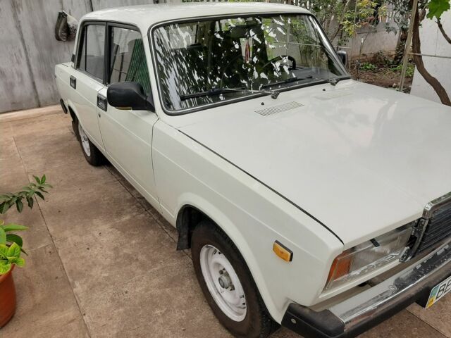 Белый ВАЗ 2107, объемом двигателя 0 л и пробегом 100 тыс. км за 1700 $, фото 1 на Automoto.ua