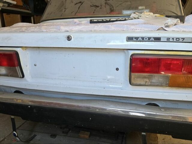 Белый ВАЗ 2107, объемом двигателя 1.5 л и пробегом 8 тыс. км за 5000 $, фото 13 на Automoto.ua