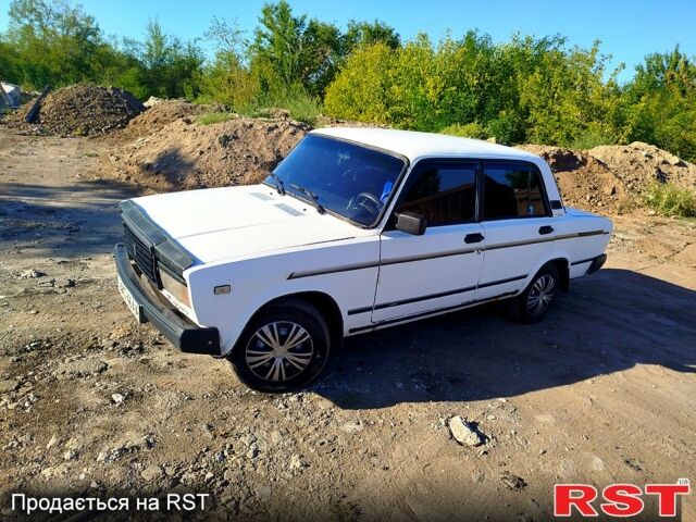 Білий ВАЗ 2107, об'ємом двигуна 1.5 л та пробігом 200 тис. км за 900 $, фото 1 на Automoto.ua