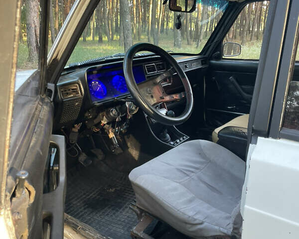 Белый ВАЗ 2107, объемом двигателя 1.7 л и пробегом 400 тыс. км за 700 $, фото 3 на Automoto.ua