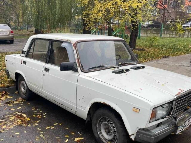 Белый ВАЗ 2107, объемом двигателя 1.5 л и пробегом 100 тыс. км за 835 $, фото 2 на Automoto.ua