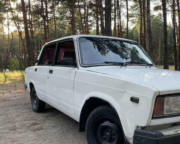 Белый ВАЗ 2107, объемом двигателя 1.7 л и пробегом 400 тыс. км за 700 $, фото 1 на Automoto.ua
