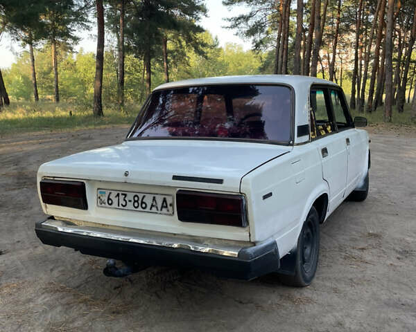 Белый ВАЗ 2107, объемом двигателя 1.7 л и пробегом 400 тыс. км за 700 $, фото 2 на Automoto.ua